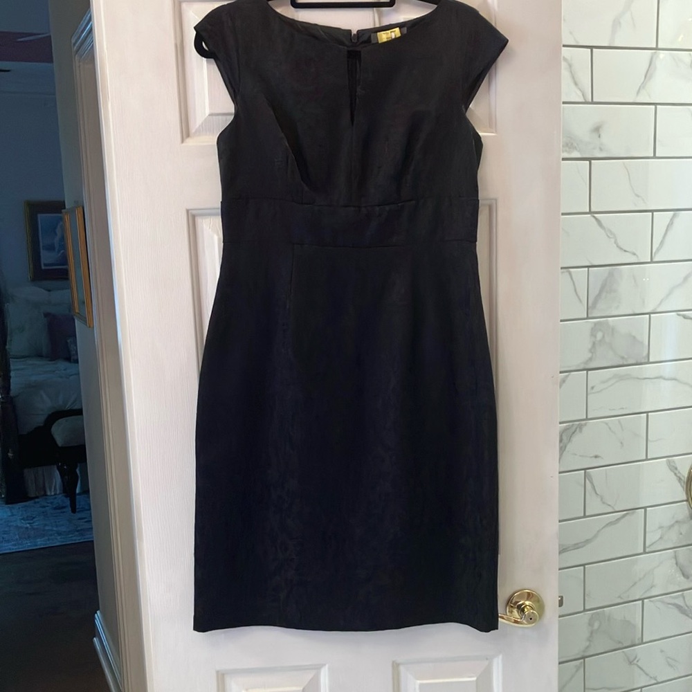 Elegant Black Sheath Mini Dress with Cap Sleeves